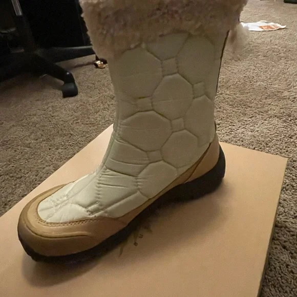 UGG Cream and Tan Quilted Winter Boots - Picture 4 of 4